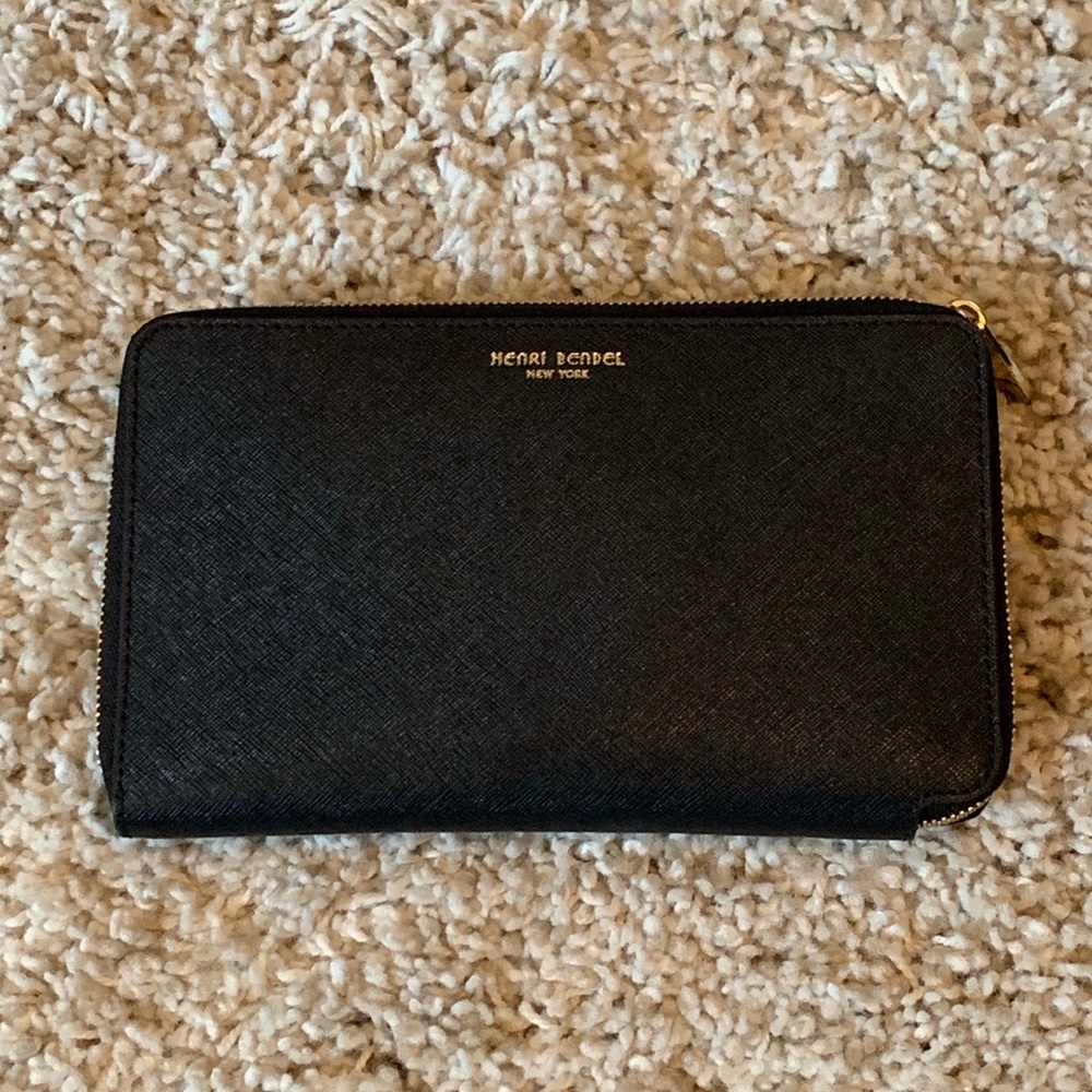 Henri Bendel West 57th XL Zip Around Continental